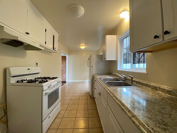 4th image of 338 32nd St
