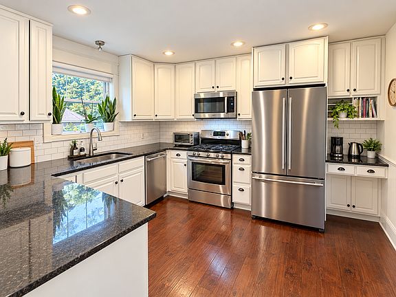 3rd image of 3440 23rd St