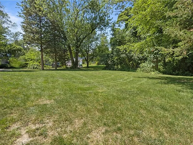 93 Kickemuit Ave — Photo 32