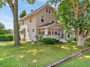 1586 Hillcrest St, Akron, OH 44314