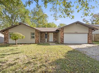 3702 S Walnut Hill Drive, Springfield, MO 65807