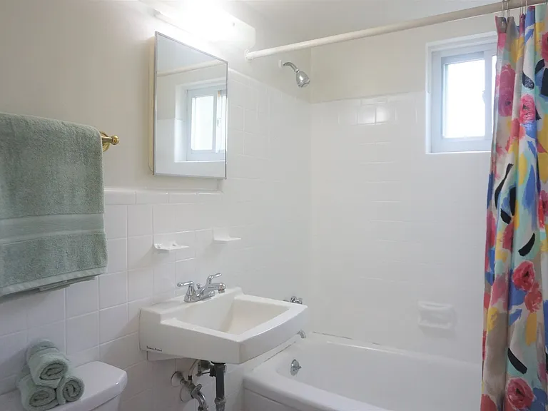 Llanerch Place Apartments — Photo 12