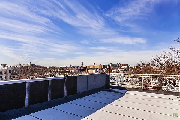 Rented by Taylor Made Brokerage, Inc | media 7