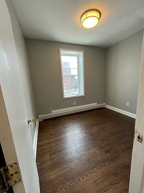 3 bed, $2,000 — Photo 3