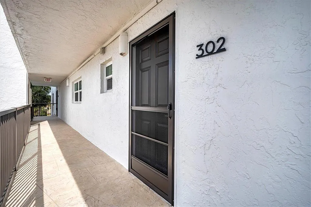 2 bed, 2.0 bath, 1029 sqft, $6,500 — Photo 4