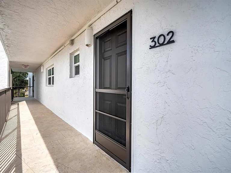 9393 Midnight Pass Rd #302 — Photo 4