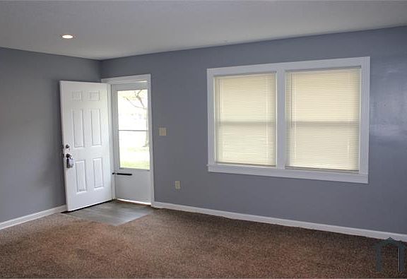 4th image of 11309 Corrington Ave