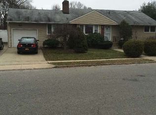 54 Miller Blvd, Syosset, NY 11791