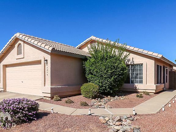 2nd image of 2206 E Aire Libre Ave