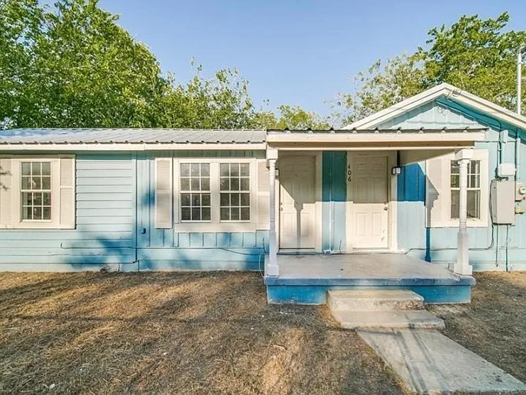 406 N San Marcos St — Photo 1
