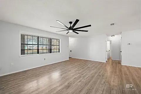 503 W Ariel Ave — Photo 4