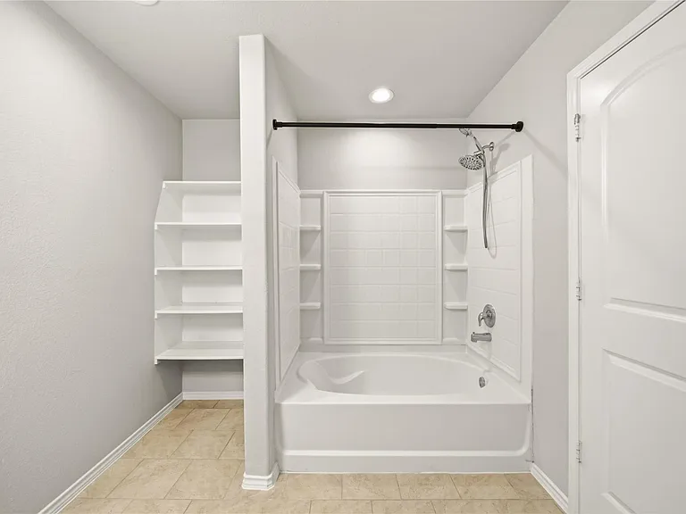23610 Water Hickory Dr — Photo 16