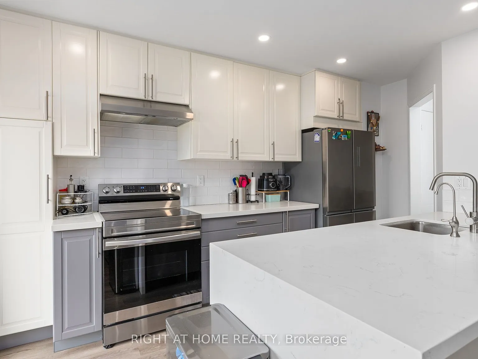 3 bed, $2,900 — Photo 4