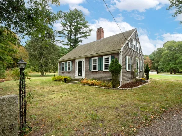 14 S Main St, Carver, MA 02330