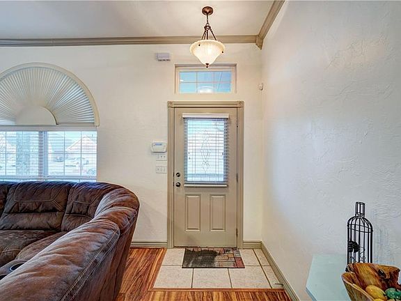 3rd image of 1708 Dorothy Dr