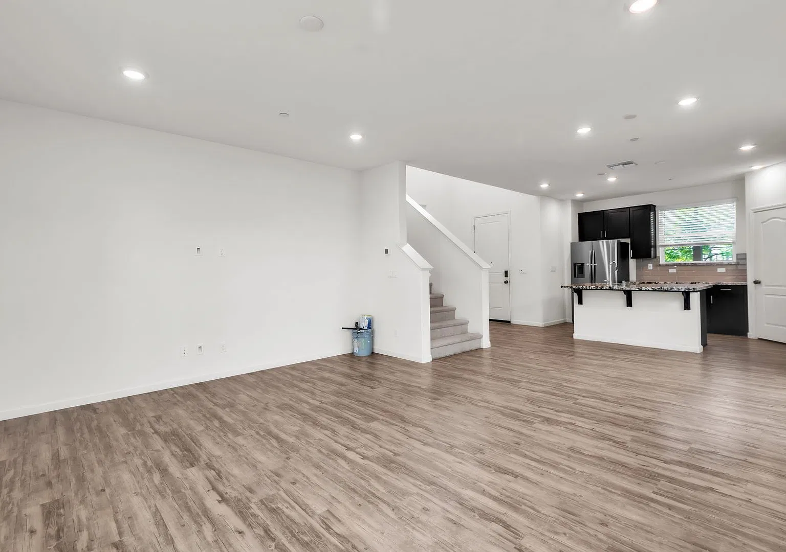 Beautifully maintained 4-bedroom, 3-bath, 2,145 sq ft in Folsom — Photo 3