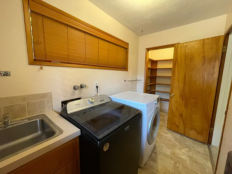 2320 Cascade Way — Photo 2
