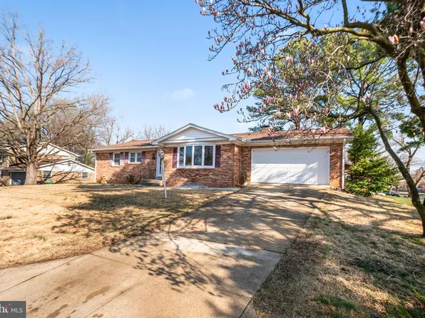 801 Pocahontas Dr, Fort Washington, MD 20744