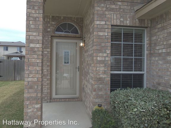 3rd image of 5208 Golden Gate Dr