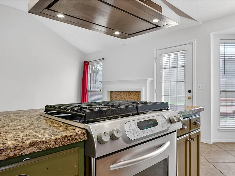 1035 Cascade Creek Dr — Photo 16