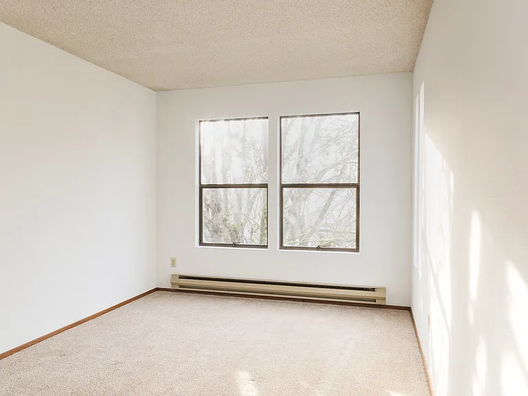 1227 S 284th St — Photo 32
