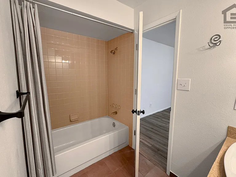 2320 N 52nd St #115 — Photo 15
