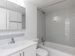 2040 Nelson St #406, Vancouver, BC V6G 1N5