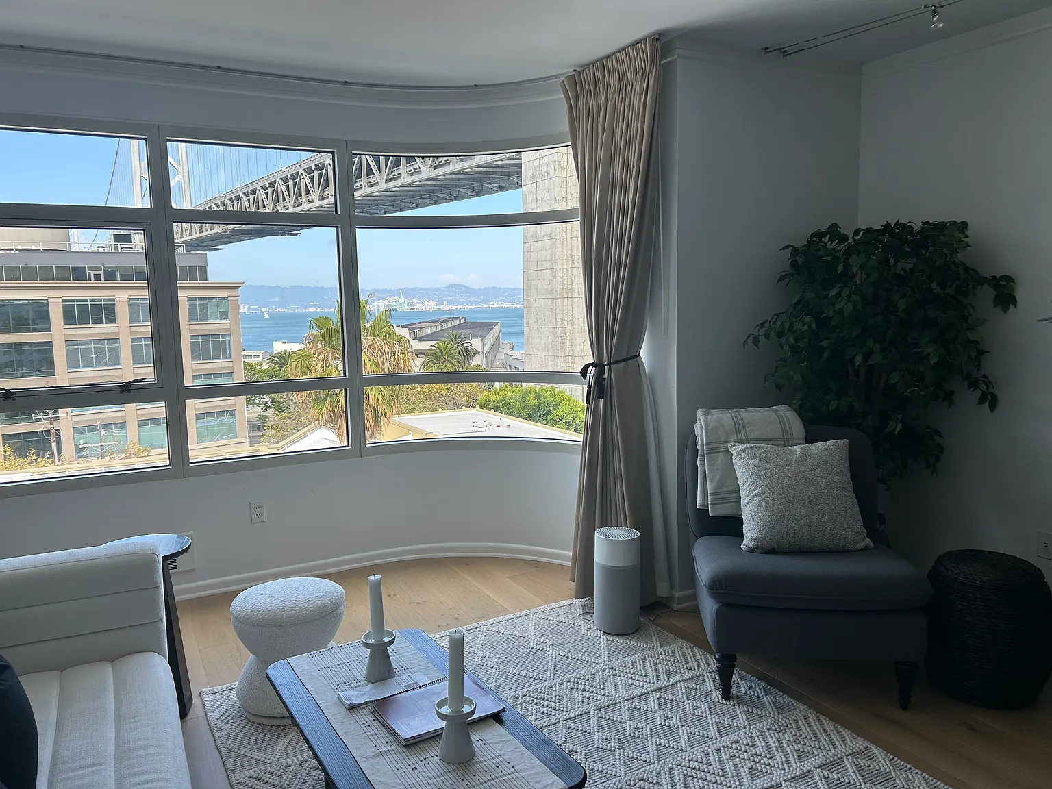 2 bed, 1094 sqft, $7,995 — Photo 3