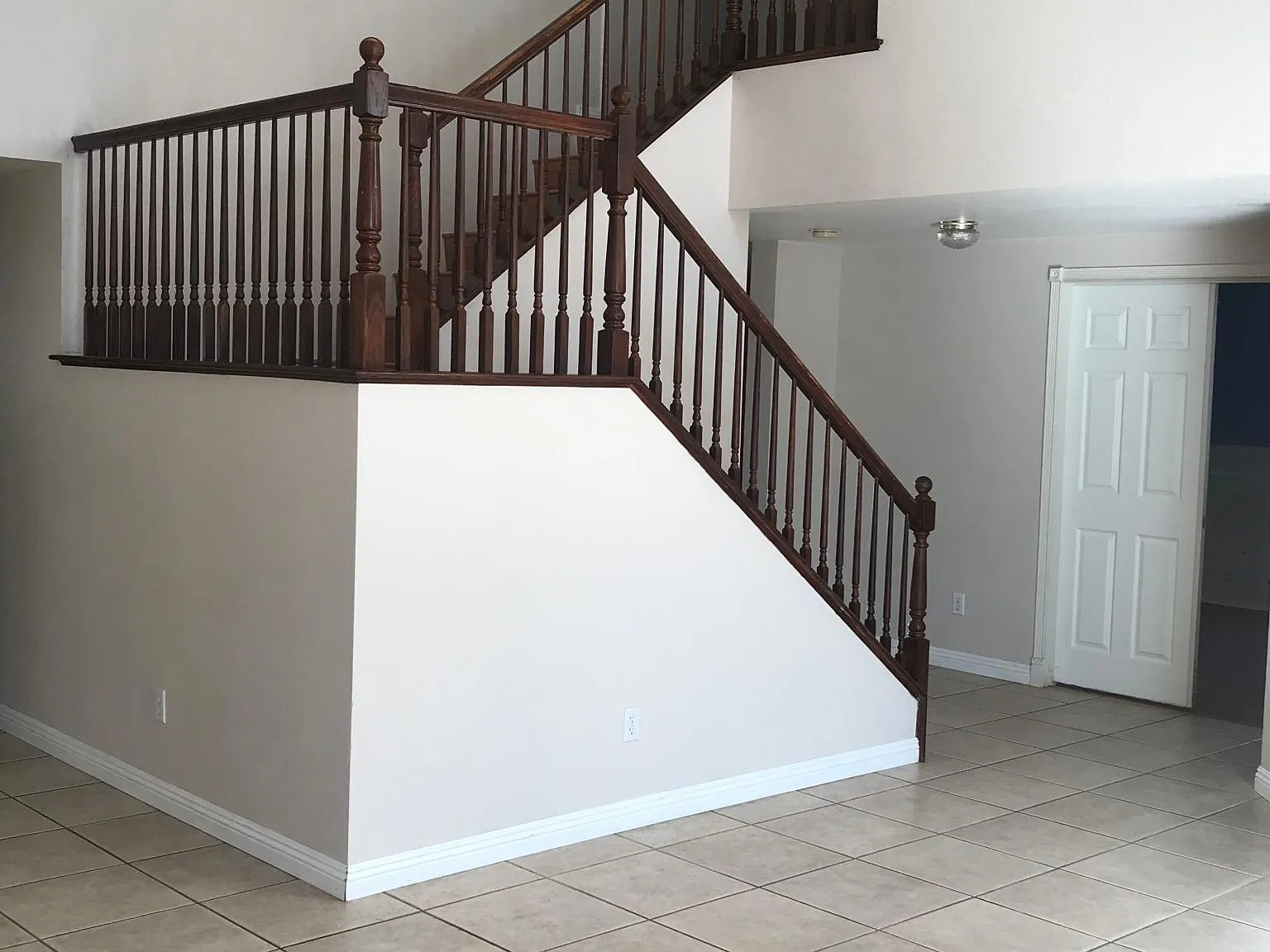 4 bed, 1876 sqft, $2,700 — Photo 3