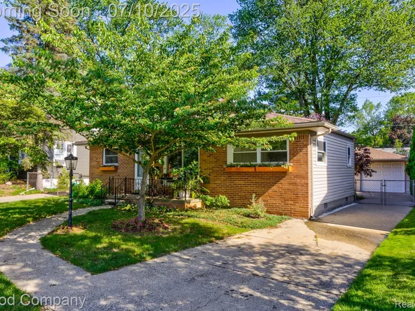 118 W Bloomfield Ave, Royal Oak, MI 48073
