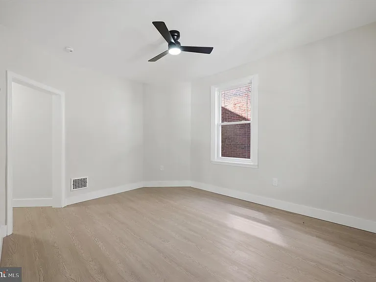 5400 Angora Ter — Photo 2