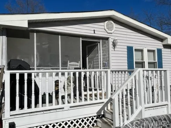 1 Poe Rd, North Brunswick, NJ 08902