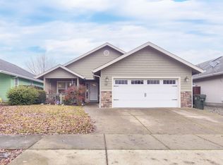 1172 SW Sturgeon Ct, Grants Pass, OR 97527