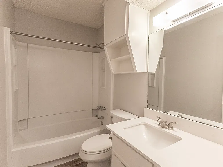 1421 S 12th St #210 — Photo 8