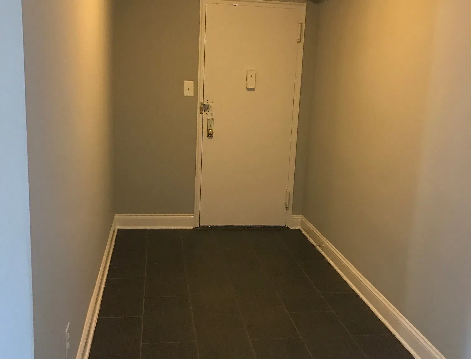 1 bed, 1.5 bath, 925 sqft, $2,222 — Photo 2
