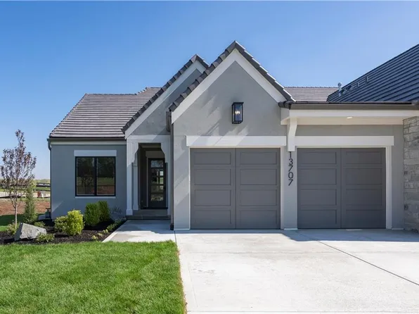 13707 Pembroke Ln, Leawood, KS 66224