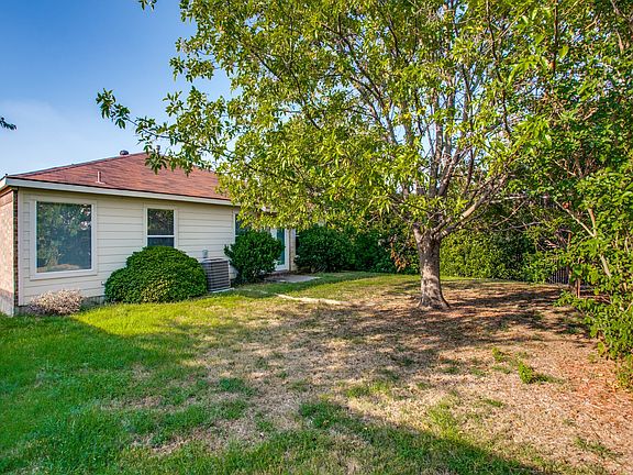 5th image of 1410 Anglican Dr