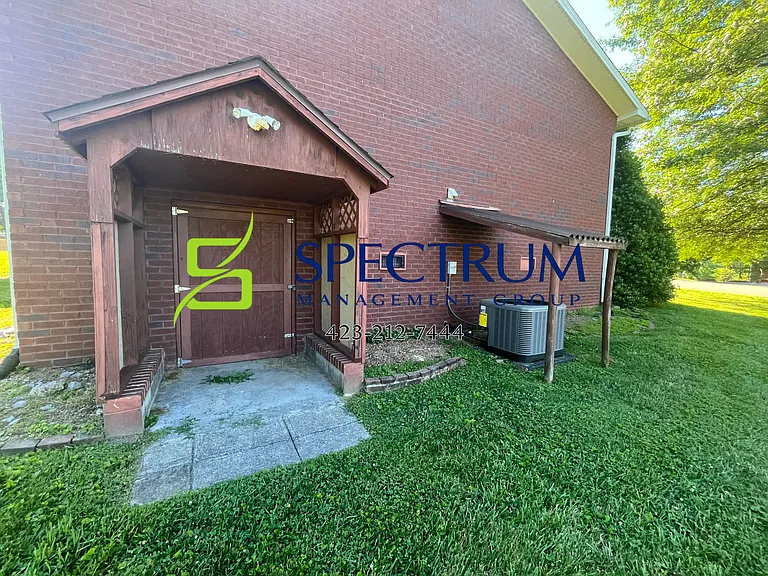 1733 Hugh Dr — Photo 21
