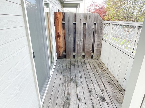 2nd image of 5520-5522 N Hills Dr #5524