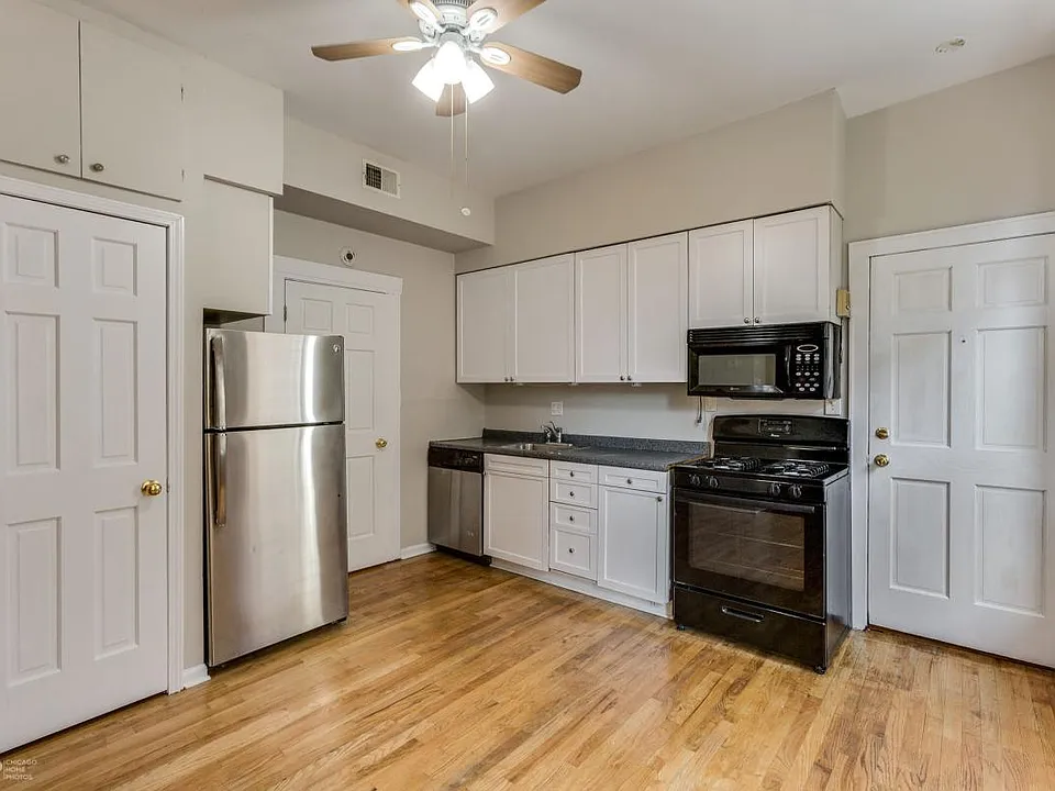 2B Deck - Kitchen