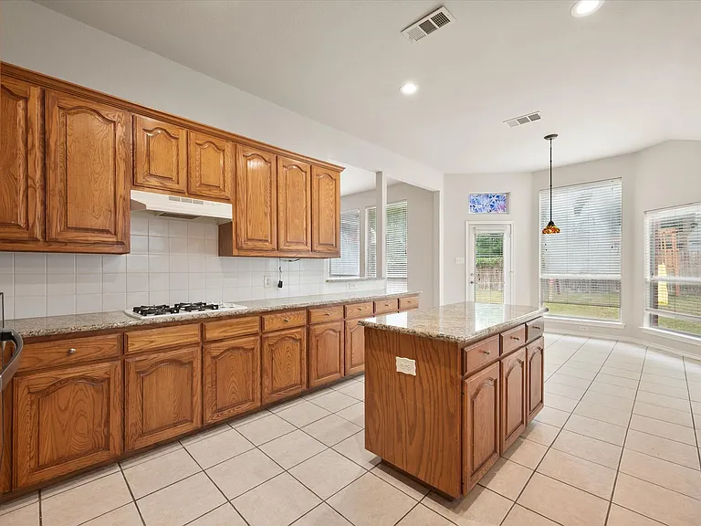 6103 Sea Island Trl — Photo 8
