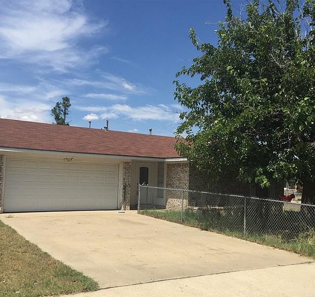 1st image of 411 Douglas Dr