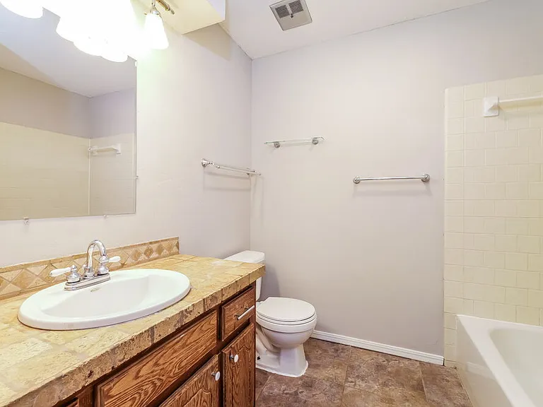 1074 Dover Mansion — Photo 14