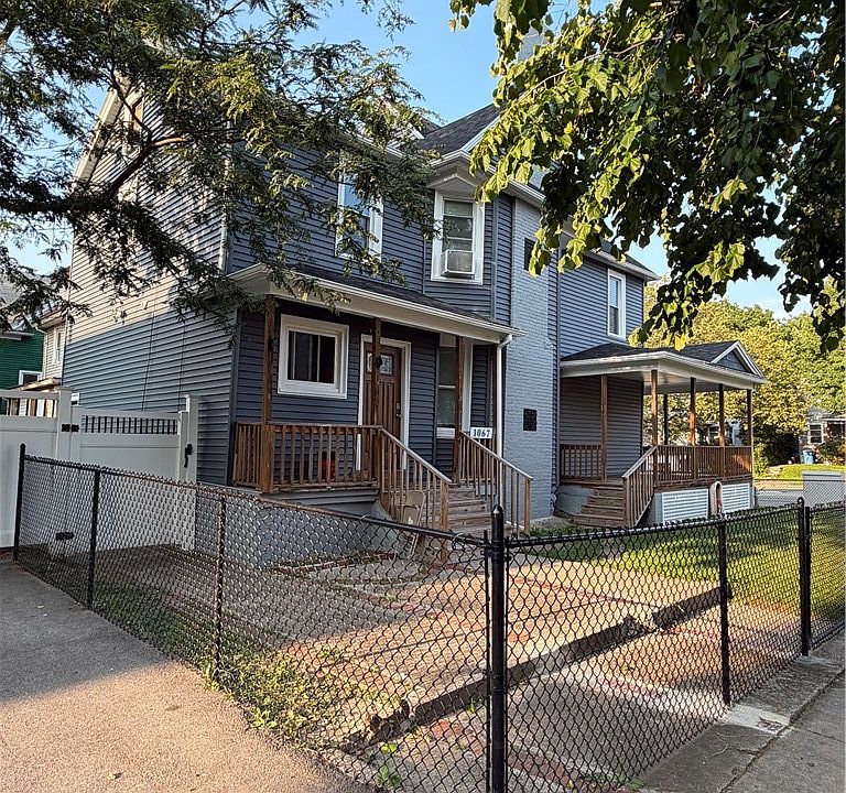 1st image of 1067 Dewey Ave