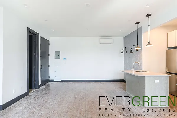 Rented by Evergreen Apartments BK | media 23