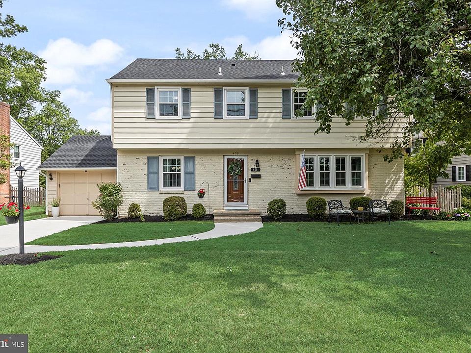 1st image of 450 Pelham Rd