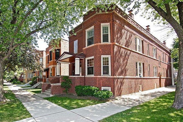 1st image of 2252 W Waveland Ave #2