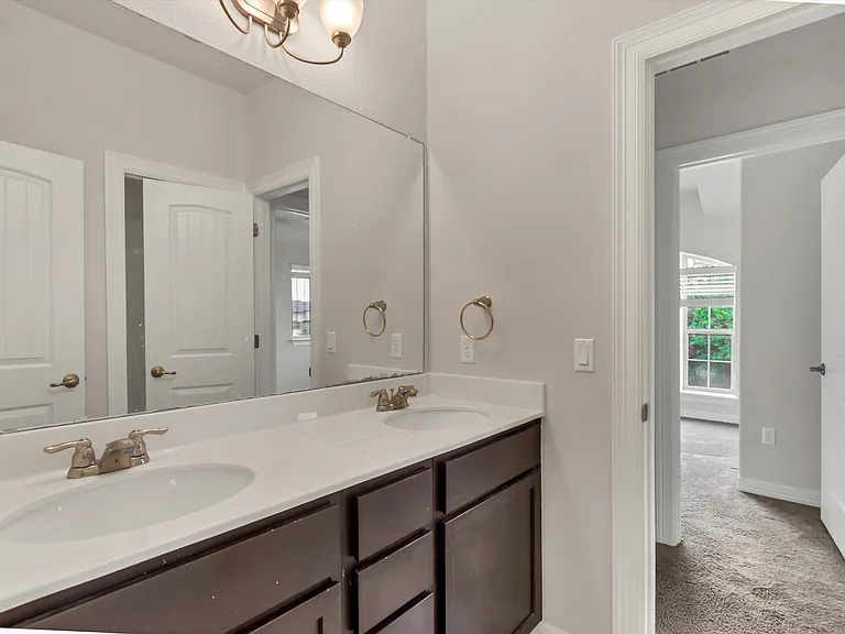 7008 Hester Rd — Photo 16