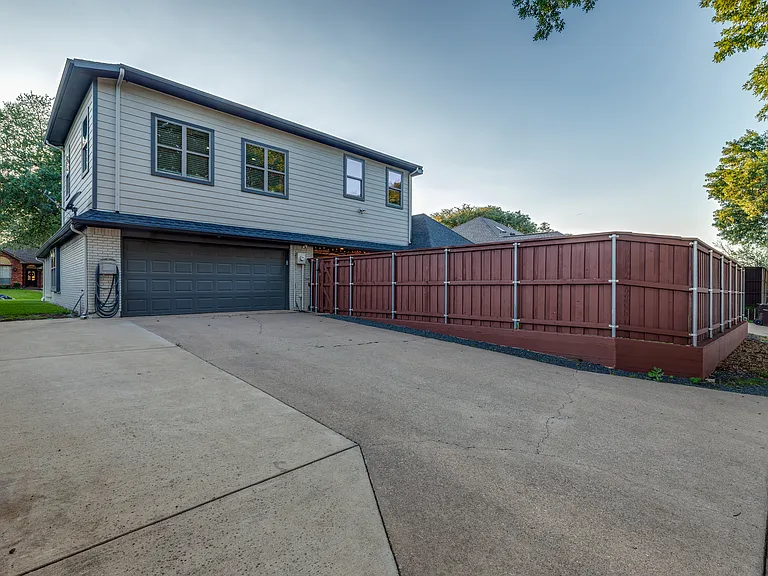6900 Laramie Dr — Photo 25