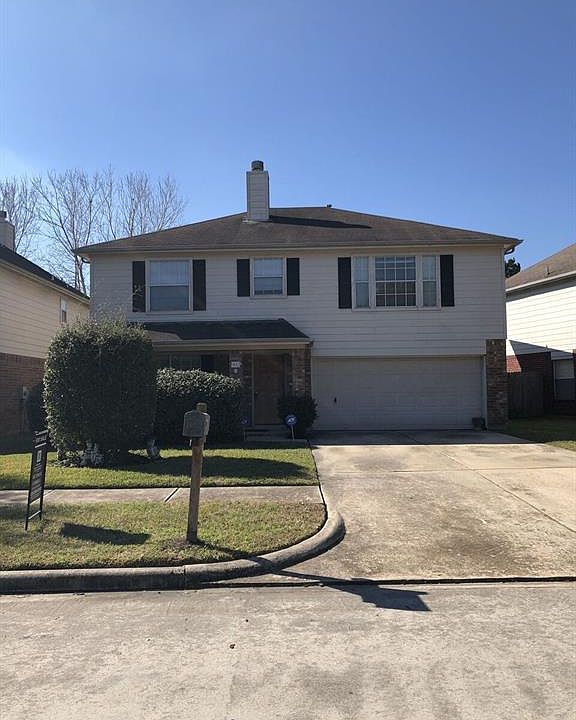 1st image of 902 Willow West Dr